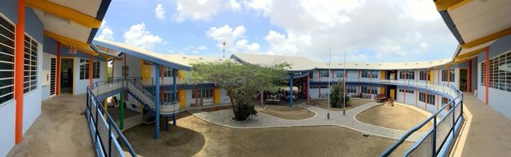 Foto school in Emmastad, ontwerp Ronny Lobo.